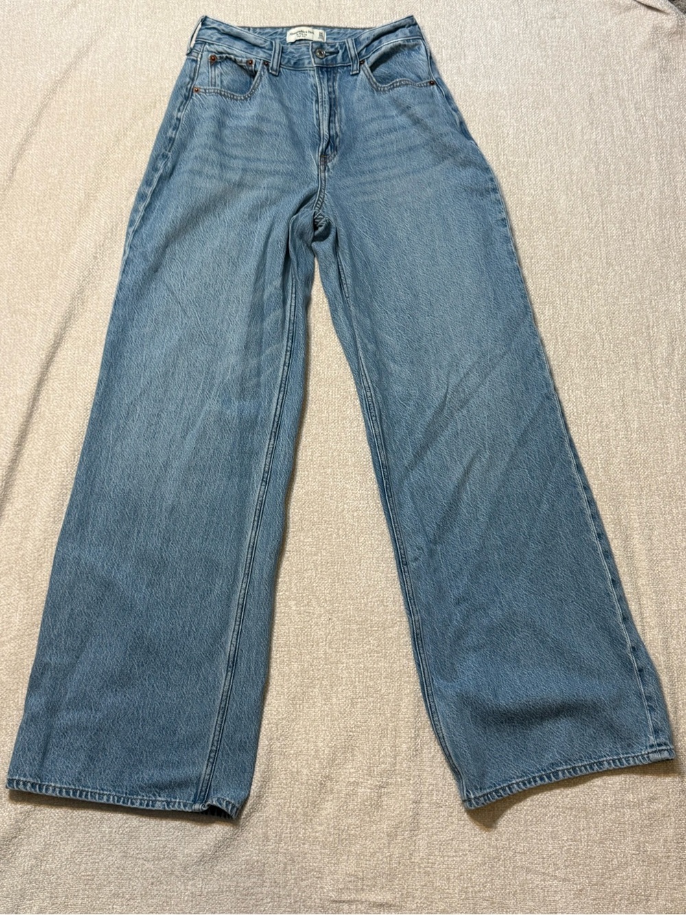 Abercrombie Curve Love High Rise Wide Leg Jeans 24 00 Y2K Baggy Light Wash